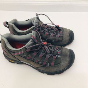 Keen 6.5 Hiking Shoes